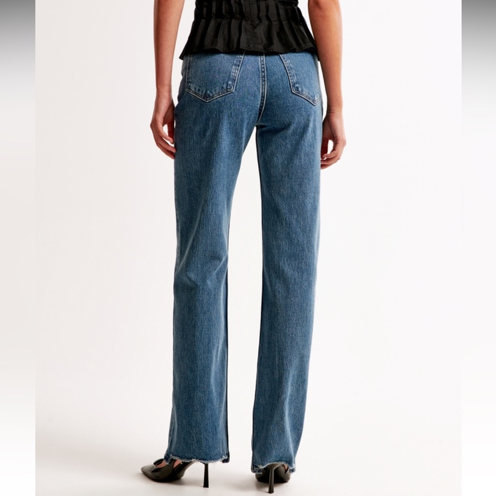 Abercrombie The 90s Relaxed High Rise Jean - Picture 3 of 7